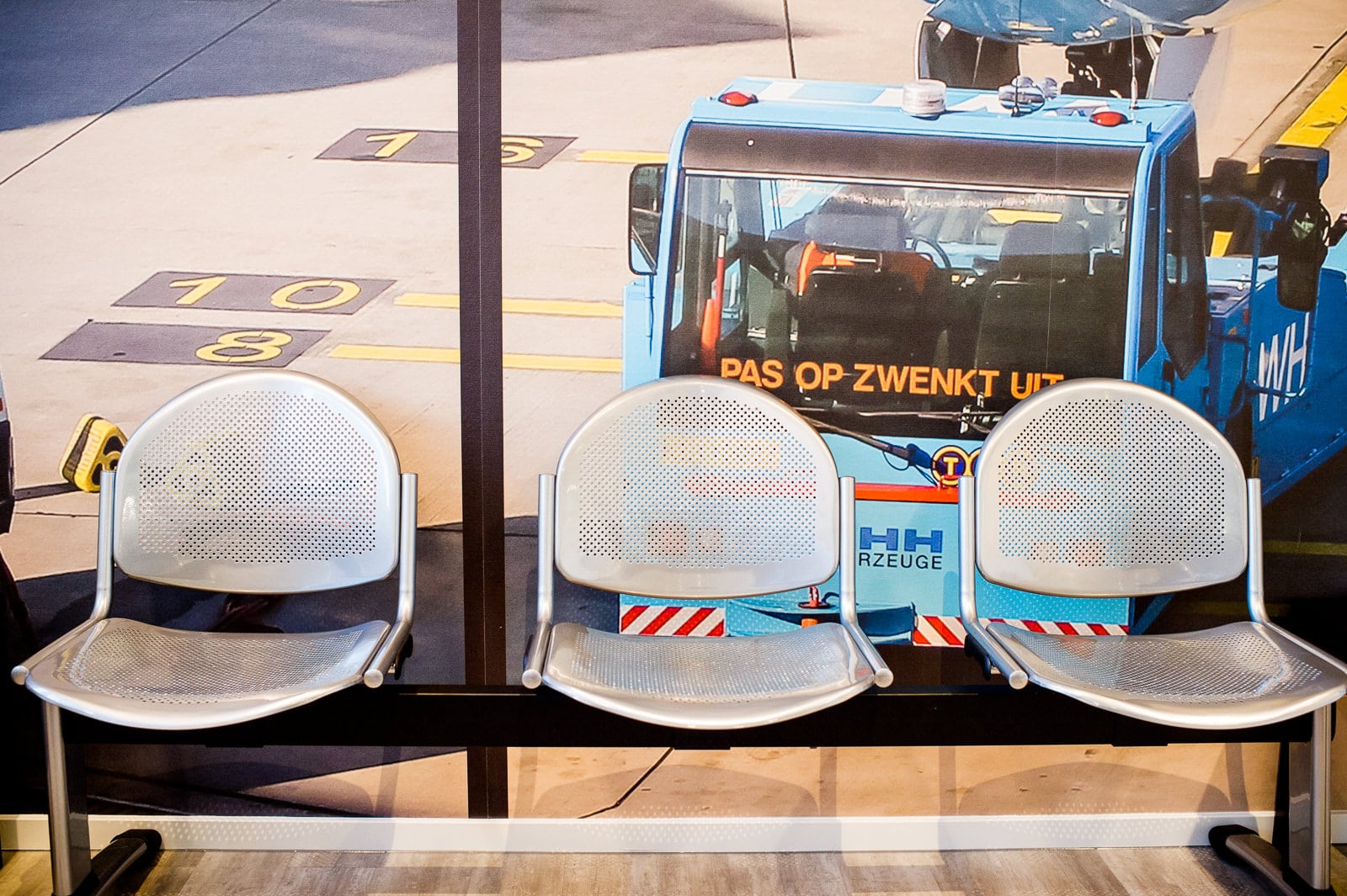 Stoelen in wachtruimte van de orthodontist in Utrecht: Airportho Utrecht